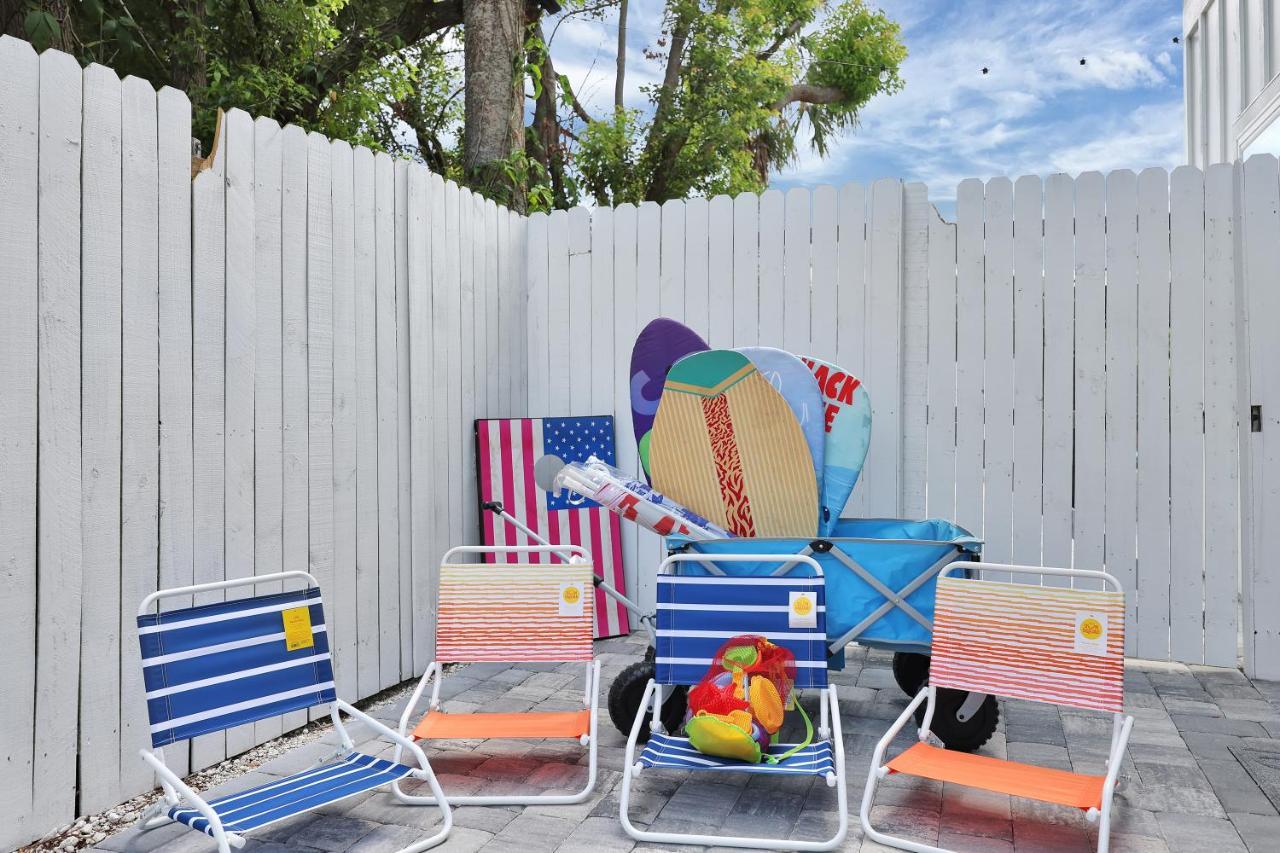 Few Steps To Ocean-4 Beach Cruisers & Free Parking & Private Backyard Jacksonville Beach Luaran gambar